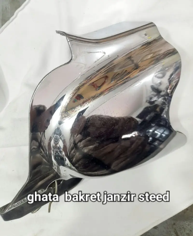 Steed sprocket cover - chrome